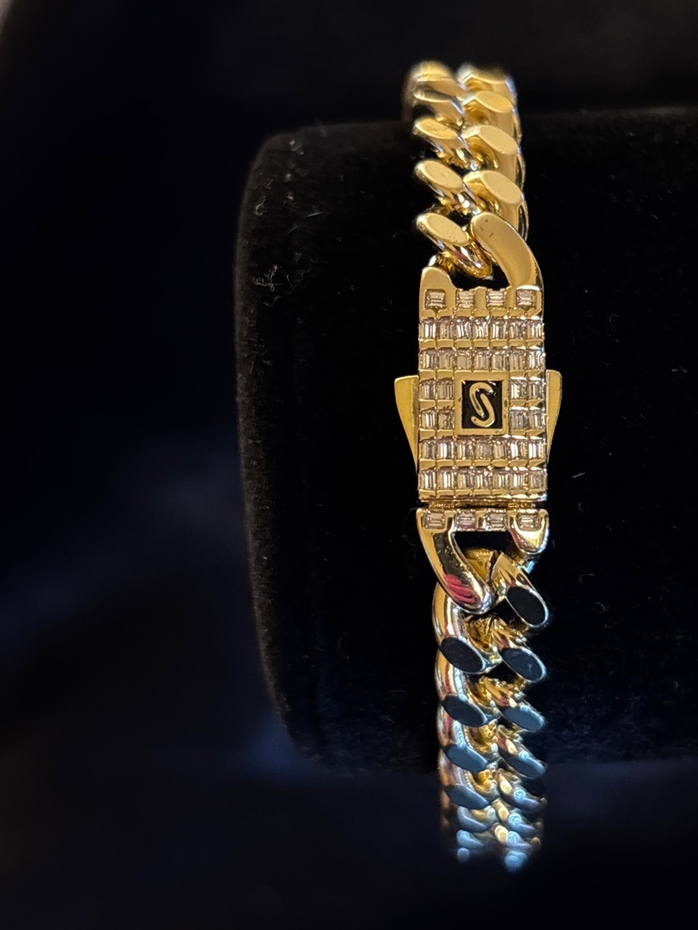 8.3mm Yellow Gold Cuban Link Bracelet 8 in. - Picture 6 of 10